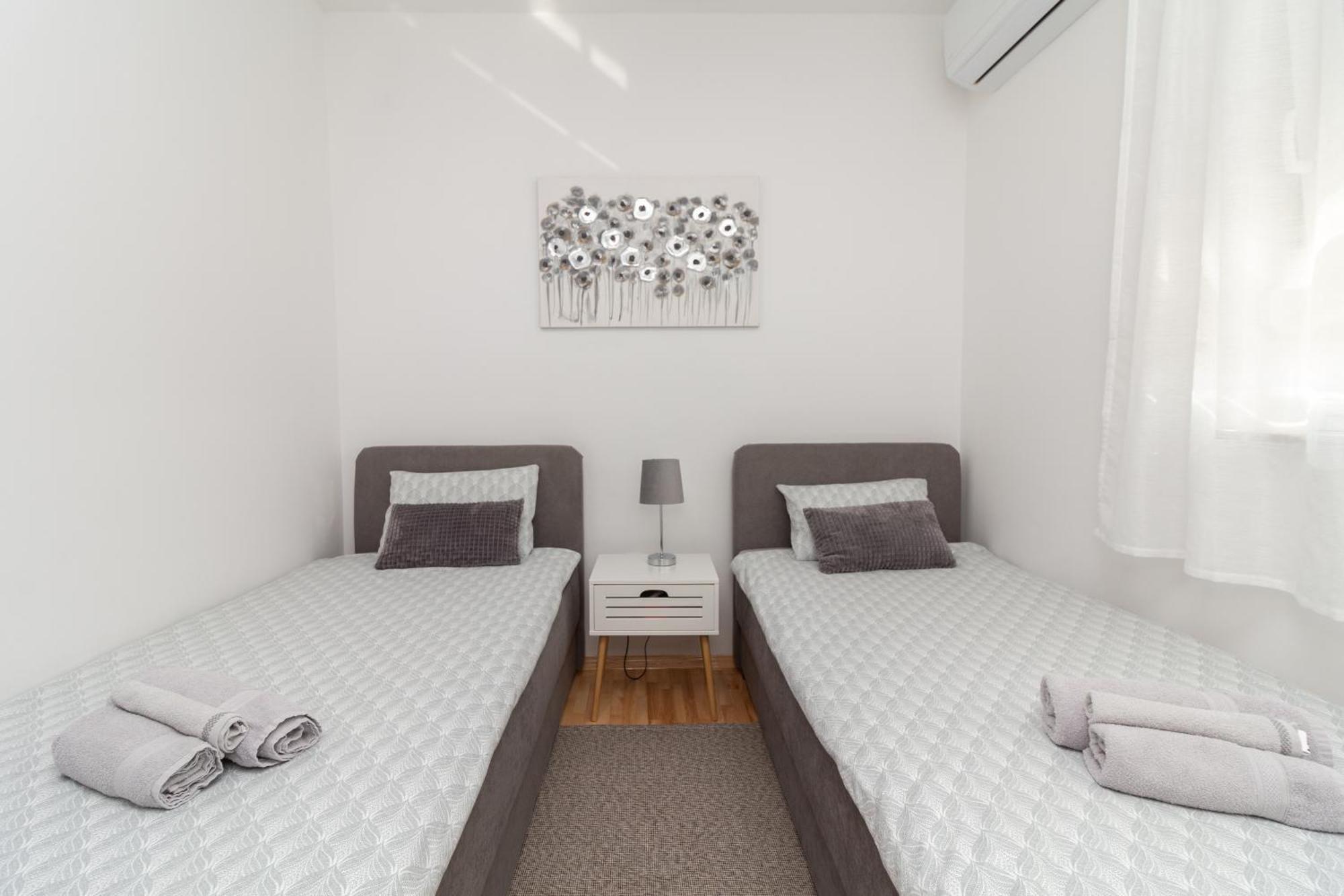 Modern And Spacious Apartment Helena Near The Beach Privlaka (Zadar) Exterior foto